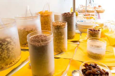 Müsli-Station — Cerealien, Nüsse und Trockenfrüchte